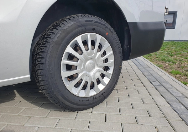 Toyota ProAce cena 79900 przebieg: 250000, rok produkcji 2017 z Recz małe 407